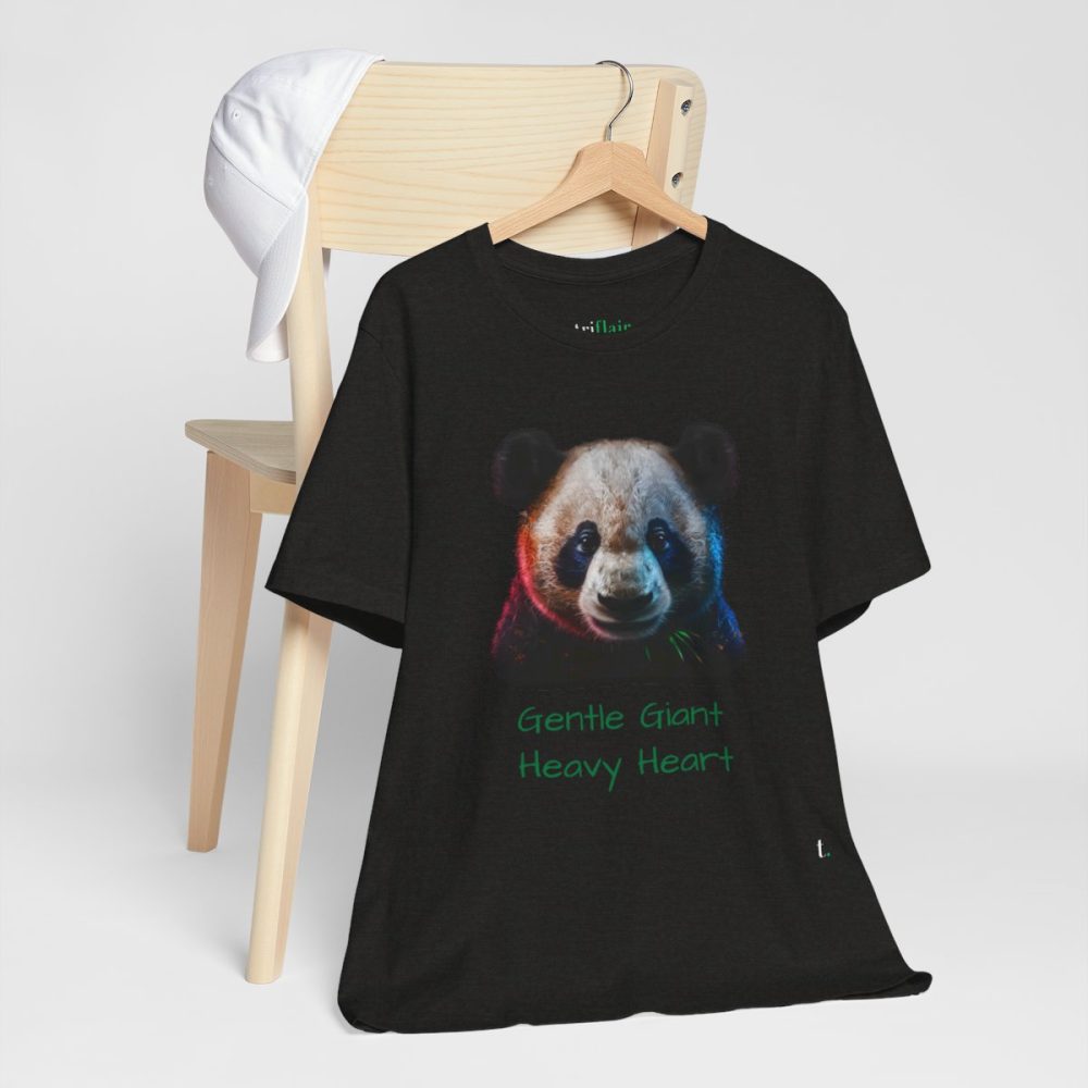 Cute Panda Portrait – Unisex T-shirt